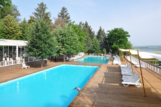 gallery-image-desktop/Piscină - CV Pânzele Albe/1