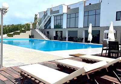 gallery-image-desktop/Piscină - Turnul Alb/2