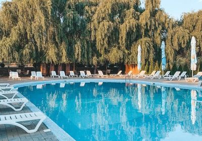 gallery-image-desktop/Piscină - Turnul Alb/0