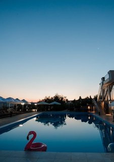 gallery-image-phone/Piscină - Turnul Alb/5
