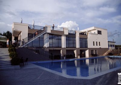 gallery-image-phone/Piscină - Turnul Alb/8