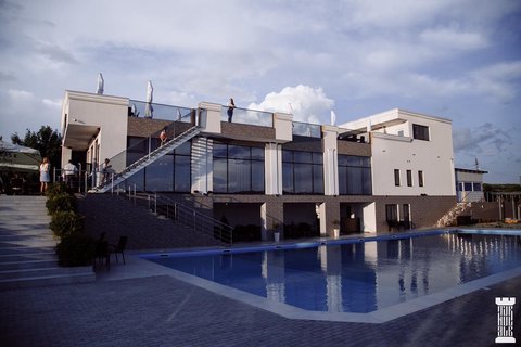gallery-image-phone/Piscină - Turnul Alb/8