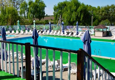 gallery-image-phone/Piscină - Pensiunea ''La Horești''/7