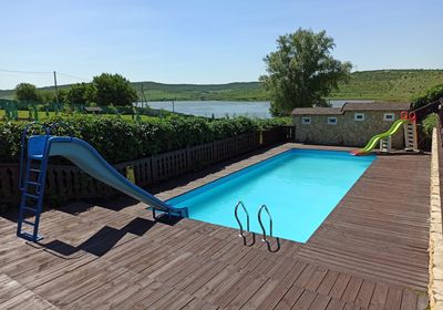 gallery-image-desktop/Piscină - Cetatea Albă/1