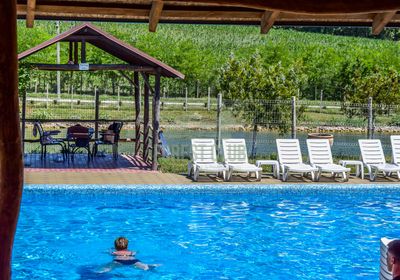 gallery-image-desktop/Piscină - Forest Club/0