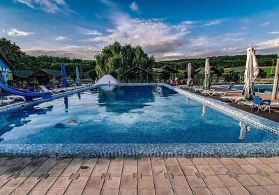 gallery-image-phone/Piscină - Forest Club/9
