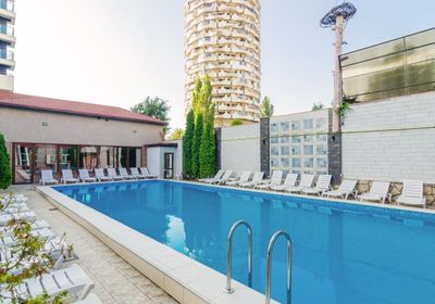 gallery-image-desktop/Piscină - Villa Kalyan Hotel/2
