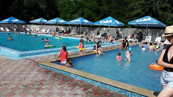 gallery-image-phone/Piscină - Colina Mărului/2
