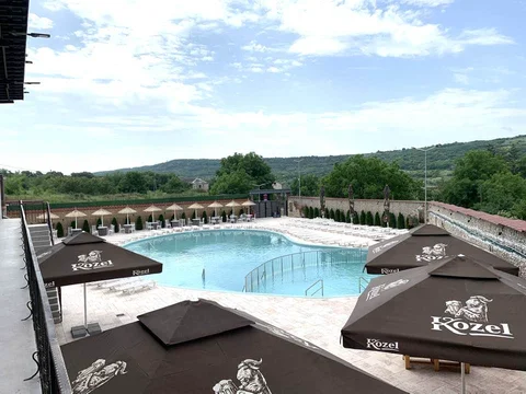 gallery-image-desktop/Piscină - BRUCE HOME/4