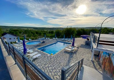 gallery-image-desktop/Piscină - Villa Sano/1