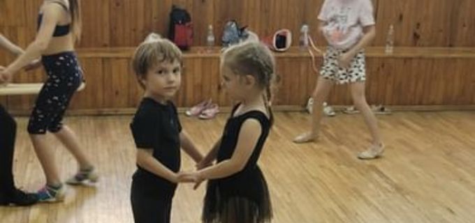 gallery-image-phone/Dancesport Gloria Team/5