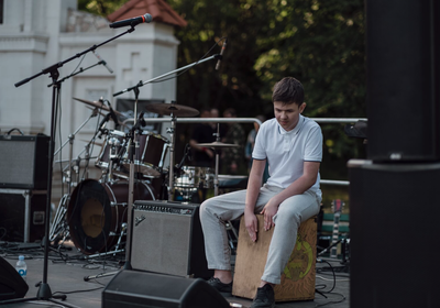 gallery-image-phone/Acustica - Cursuri de Chitară, Pian, Cajon, Ukulele/6
