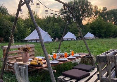 gallery-image-phone/Equestrian Glamping/6