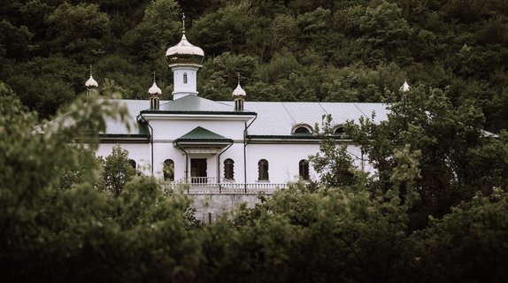 gallery-image-phone/Mănăstirea ''Sfânta Treime'' Saharna/0