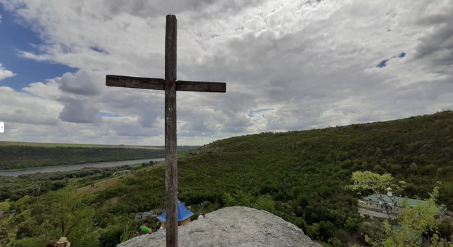 gallery-image-desktop/Mănăstirea ''Sfânta Treime'' Saharna/1