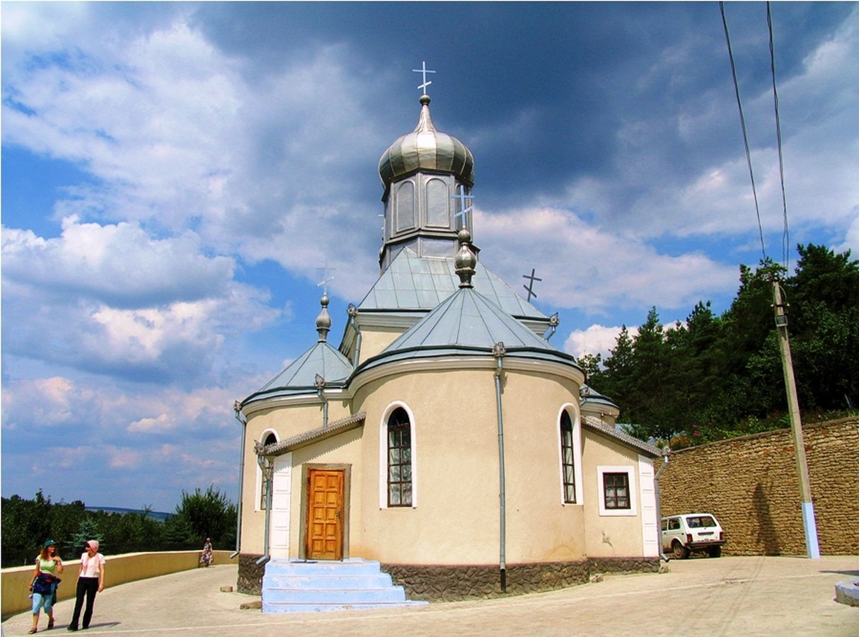 gallery-image-desktop/Mănăstirea Cosăuți/0