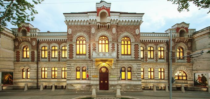 gallery-image-phone/Muzeul Național de Artă al Moldovei/0