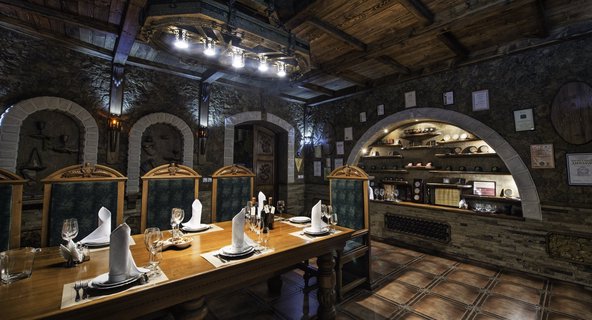 gallery-image-phone/Chateau Cojușna/2